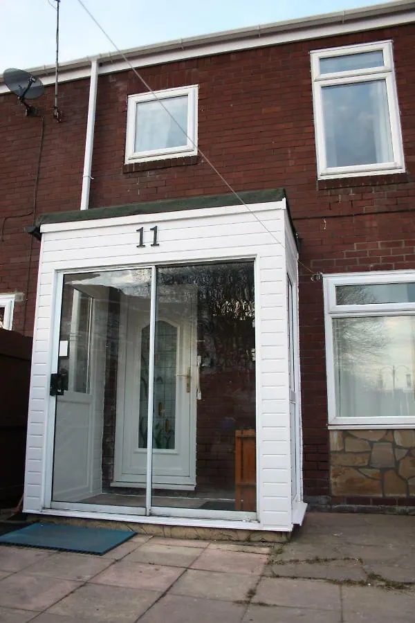 Milton House: 3-Bed Home with Free Wi-Fi and Parking in Newcastle United Kingdom
