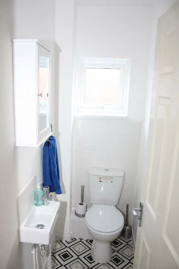 Milton House: 3-Bed Home with Free Wi-Fi and Parking in Newcastle Holiday home Newcastle upon Tyne