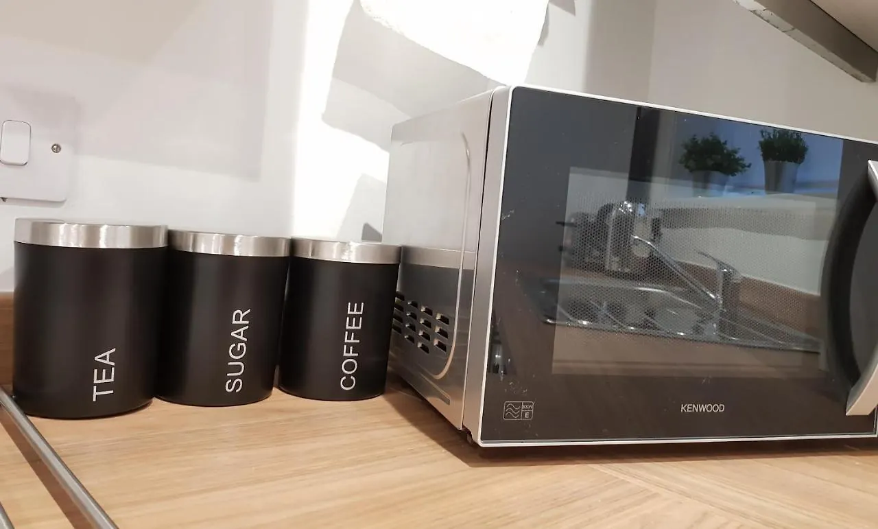 Holiday home Milton House: 3-Bed Home with Free Wi-Fi and Parking in Newcastle United Kingdom